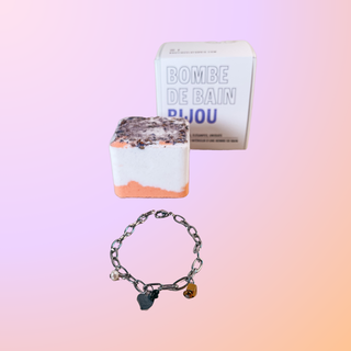 Jewelery bath bomb (lilac silver bracelet)