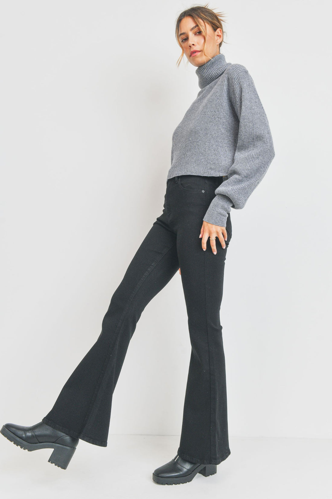 Jeans - High Rise Clean Bell Bottom (Black)