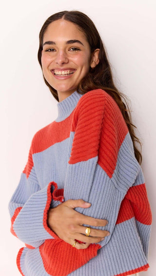 Pull - Freja (Soft blue/coral)