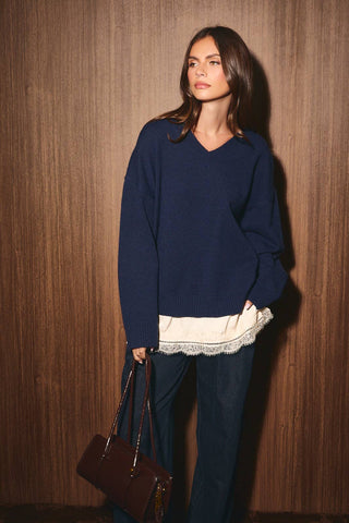 Pull oversize à manches longues et col en V avec dentelle superposée