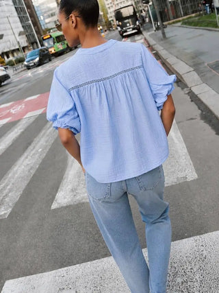 Blouse en gaze à manches bouffantes